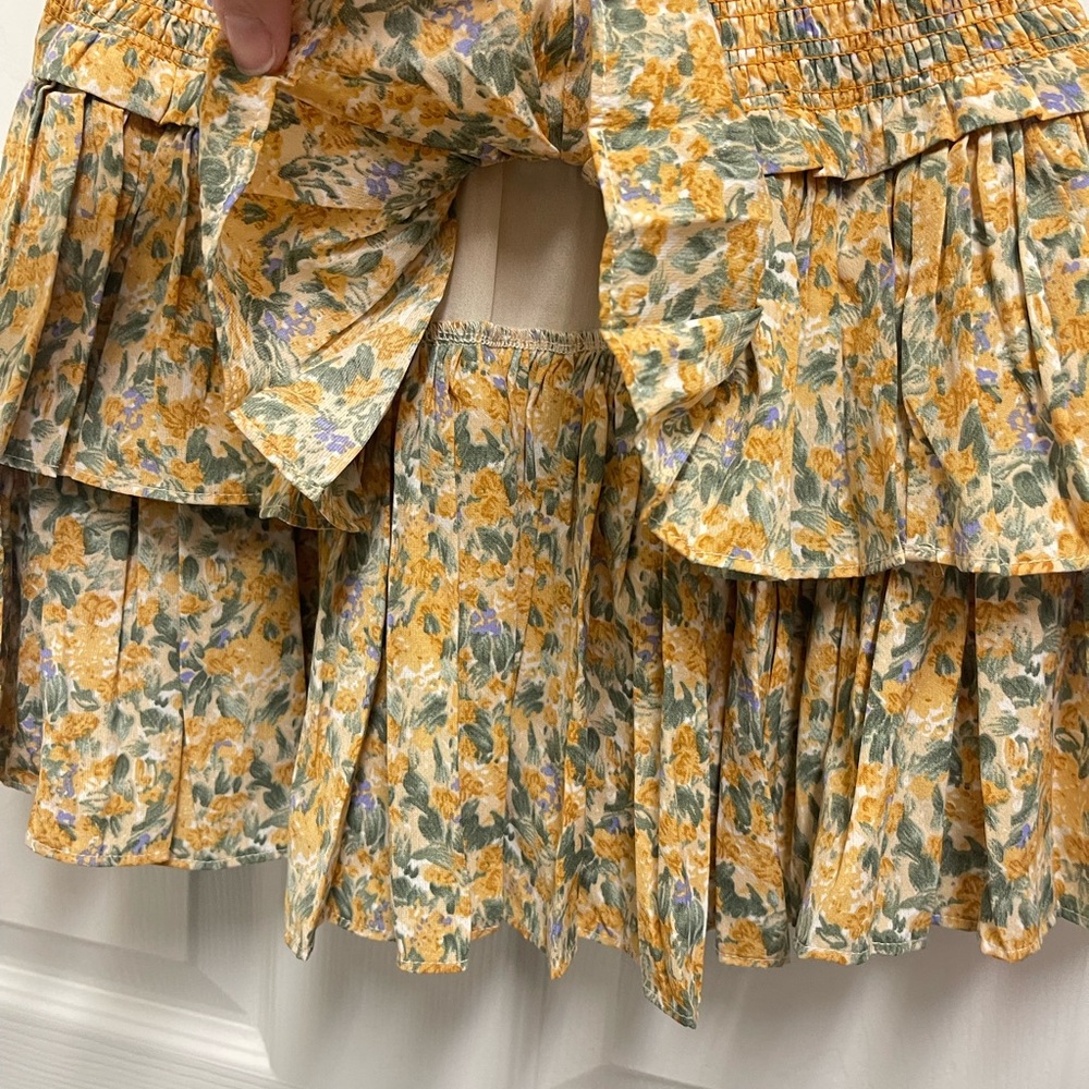 Reset Smocked and Tiered Floral Skirt - Picture 5 of 9